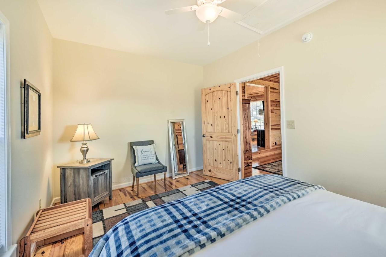 Vila Breathtaking Elkin Getaway With Vineyard Views! Exteriér fotografie