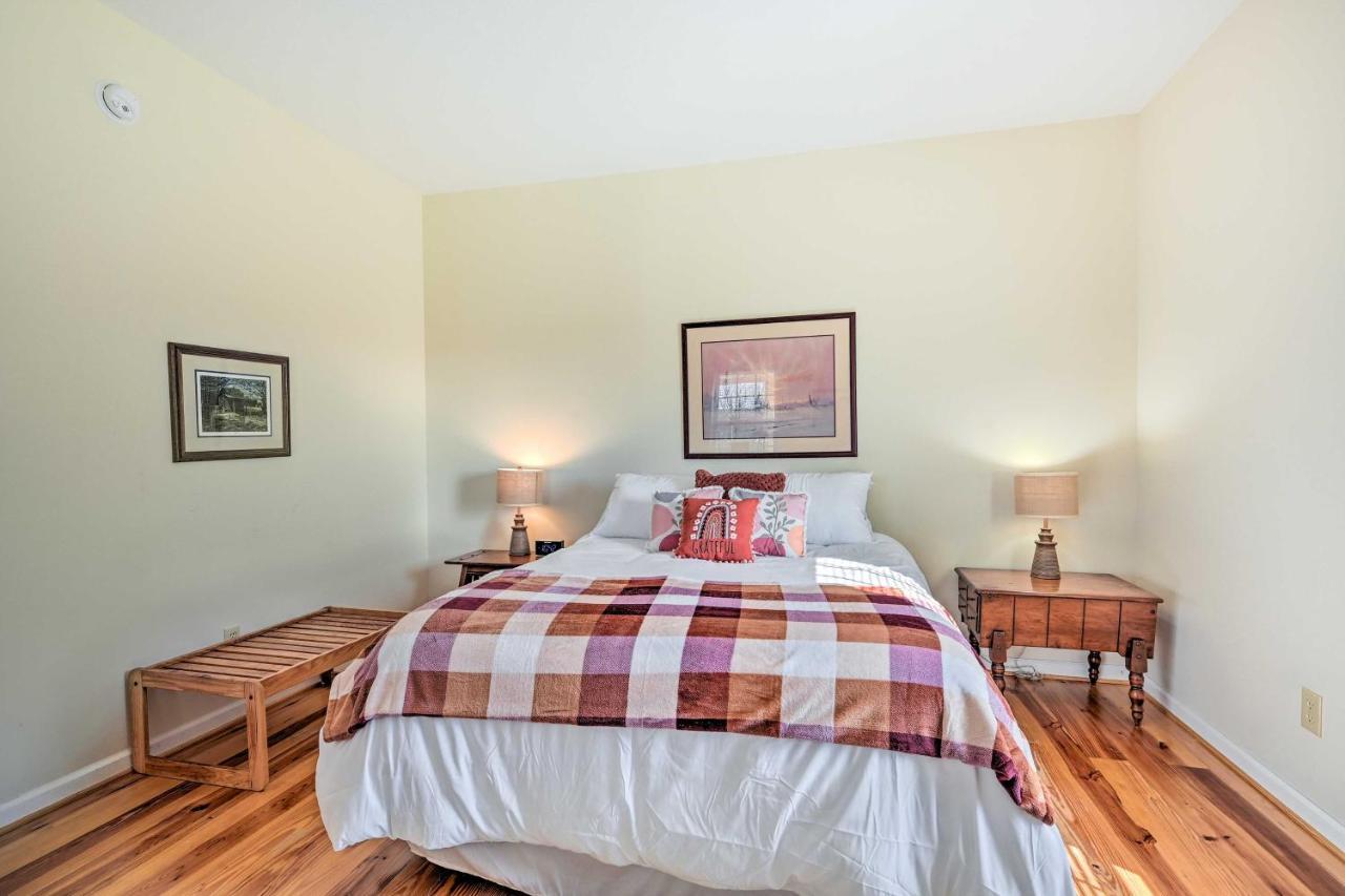 Vila Breathtaking Elkin Getaway With Vineyard Views! Exteriér fotografie